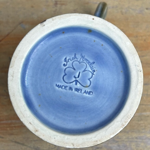 Wade Irish Porcelain Leprechaun & Mushrooms Children's Mug 1950s Size 6oz - Picture 5 of 6